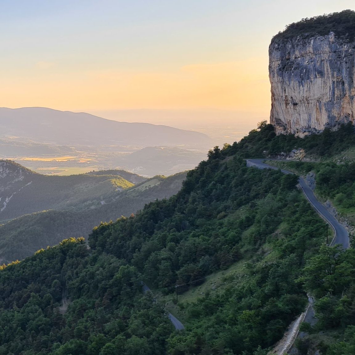 L'un des nombreux cols, lors de nos voyages moto dans le Vercors (Drôme)